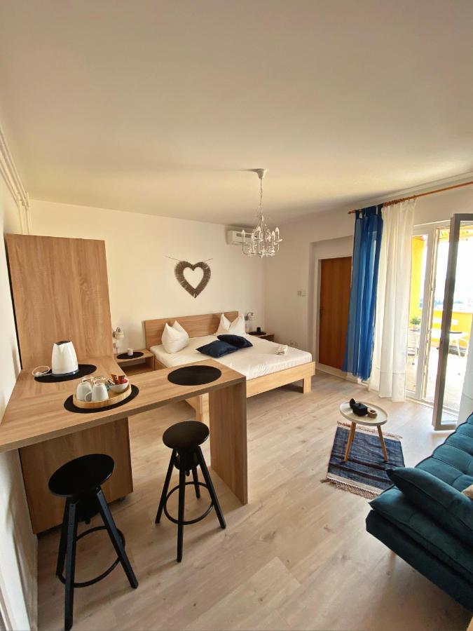Hotel The Manzoni Family 3 Punat Exterior foto